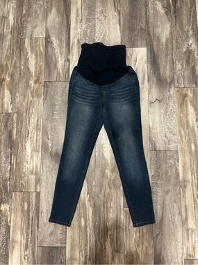 Bella Nda Maternity Jeans Blue Sz M

In excellent condition. No rips or stains